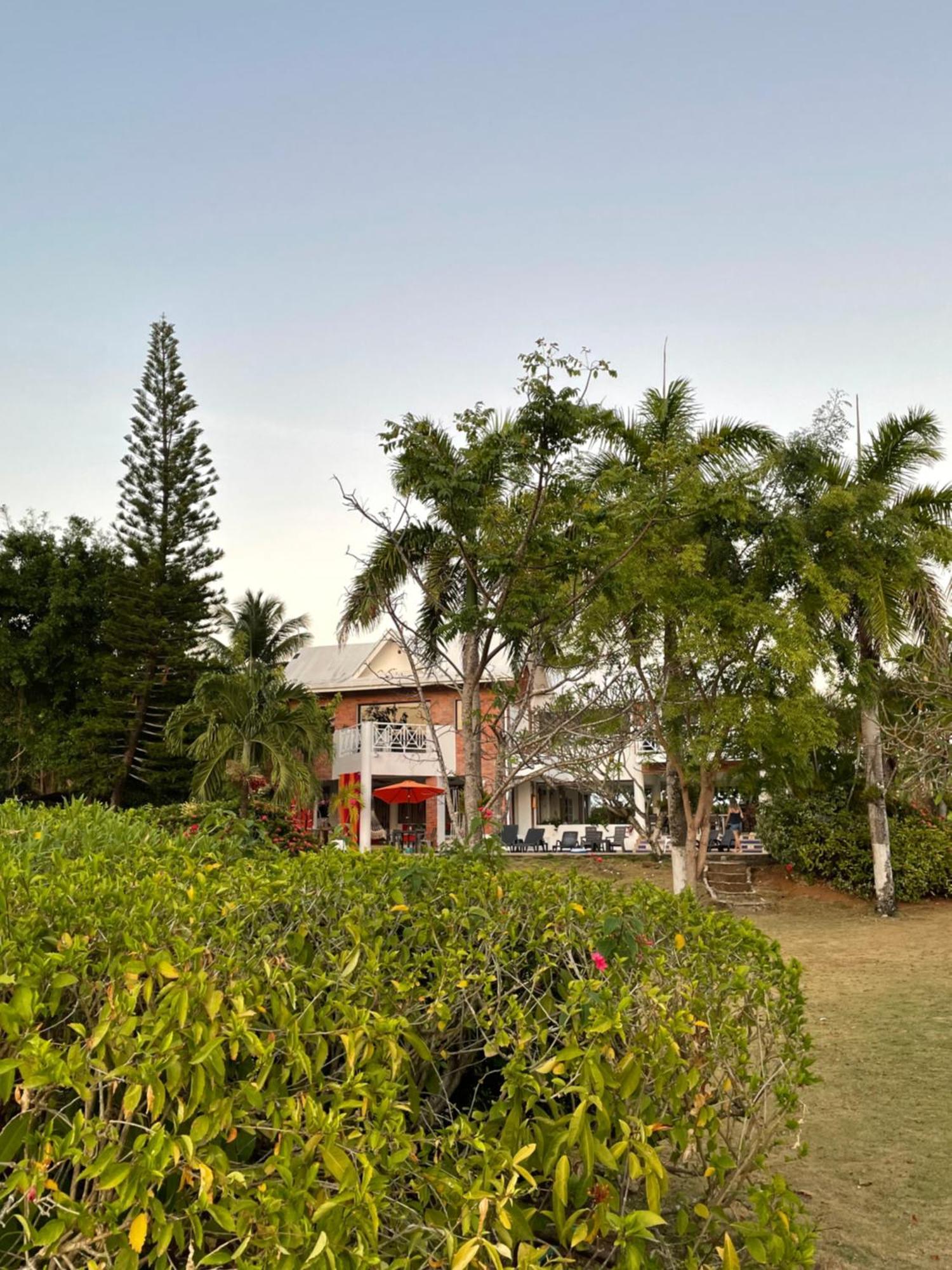 Casa De Las Flores Tropical San Andres  Exterior photo